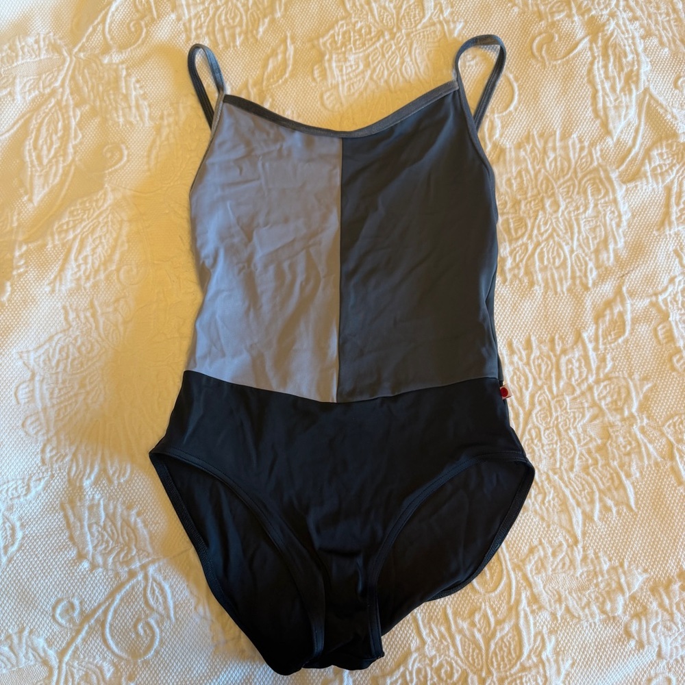 Yumiko Two-Tone Gray and Black Leotard
